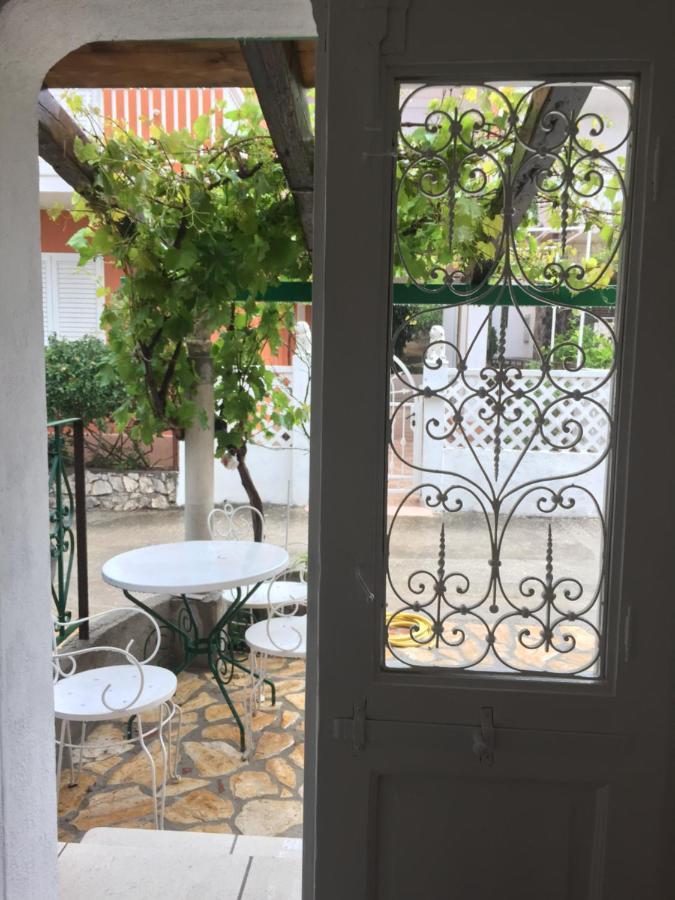 Vintage House For Rent 60M From Sea Apartment Baška Voda Exterior foto